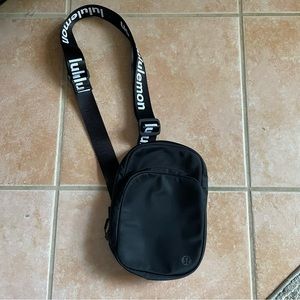 Lululemon Easy Access Crossbody Bag